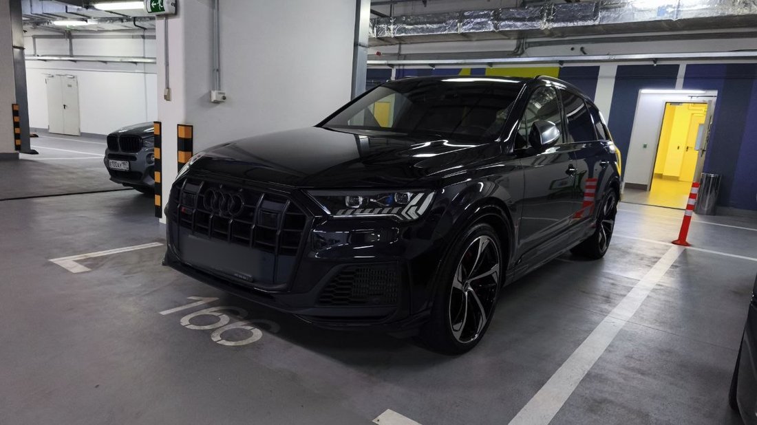 Осмотр Audi SQ7
